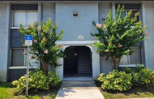 Beautiful 2-Bedroom Condo Near Universal and other Orlando Attractions, King Bed & Wi-Fi - Foto 31