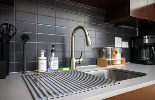 Comfy 2BR-Southtown Near Rvrwalk, Dome & Conv - Photo 8