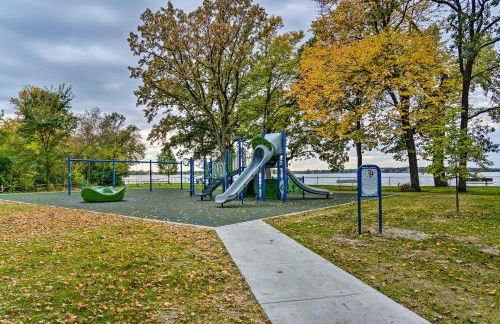 Airy Cottage Close to Rock Lake with Fire Pit! - Foto 43