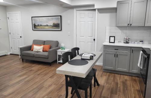 Modern Farmhouse Decor With Washer & Dryer - Foto 15