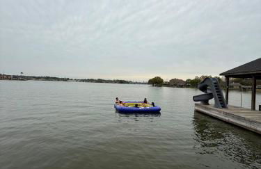 Ultimate Lake Resort Xtravaganza - Luxury - Waterfront - Boathouse - Sleeps 18 - Photo 14