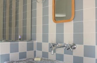 Le charme au centre du village - Photo 14