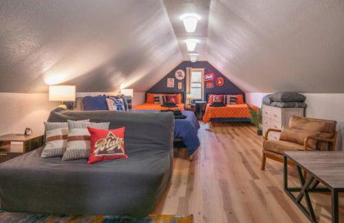 Pool Table, Arcade, Darts, 3 Car Garage, Sleeps 20 - Photo 36