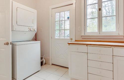 Walk Downtown Takoma Park Escape with Large Yard! - Foto 19