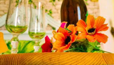 Francesca House - Photo 2