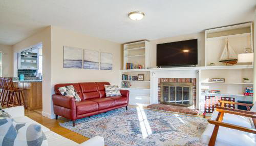 Ping-Pong and Backyard Spacious Chatham Retreat - Foto 4