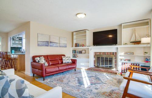 Ping-Pong and Backyard Spacious Chatham Retreat - Foto 4