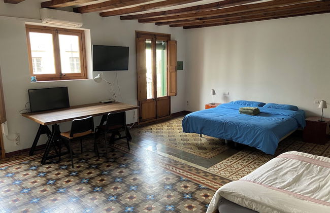 Lovely 2-bed Apartment in Barcelonas Best Location - Photo 9