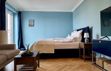 CLS Moderne City-Wohnung Hamburg mit Smart-TV, Nespresso Maschine inklusive Kapseln, Blick über Hamburg, Cafe im Haus, Bus gegenüber, Flex Check-In - Foto 1