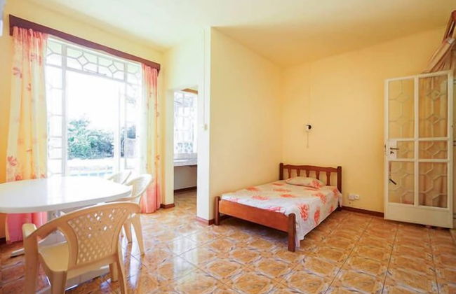 Allamanda Studios and Apartments - Photo 10