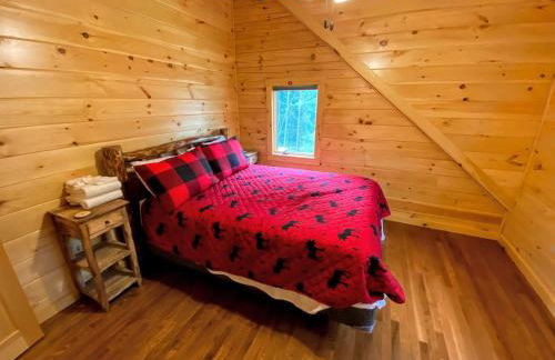 Brand New Log Home Well appointed great location with AC wifi cable fireplace firepit - Foto 10