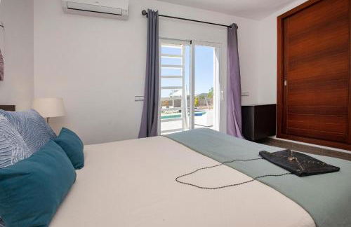 Villa in San Antonio Sleeps 10 - Foto 35