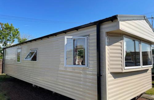 Two Bedroom Willerby Caravan Located in Uddingston, Glasgow at Maryville Caravan Site - Photo 19
