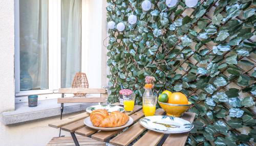 Eiffel Tower studio with terrace and AC - Foto 5