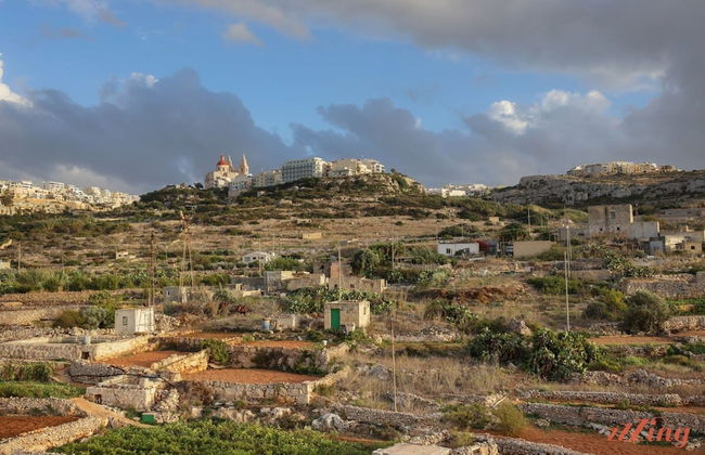Seafront Penthouse With Unobstructed Sea Views - Photo 16