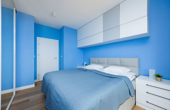 Apartment With Terrace by Renters - Photo 2