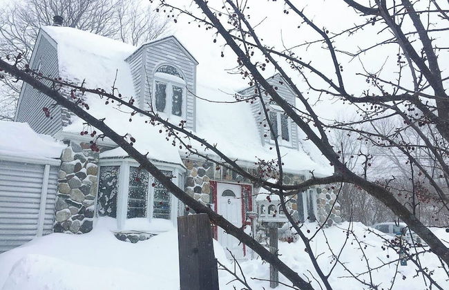 3Bedroom2Bath CarriageHouse Pet Friendly - Photo 24