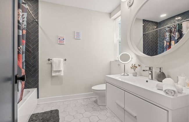 Stylish Near Stadiums & Nightlife Game Room - Foto 29