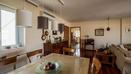 Family getaway, spacious and luxurious, sea view, terrace, 5 minutes from Voula beach, 30min from Athens center - Foto 4