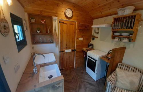 Min yr Afon - Cabin - Sleeps 2 - Hot Tub - Parking - Foto 65