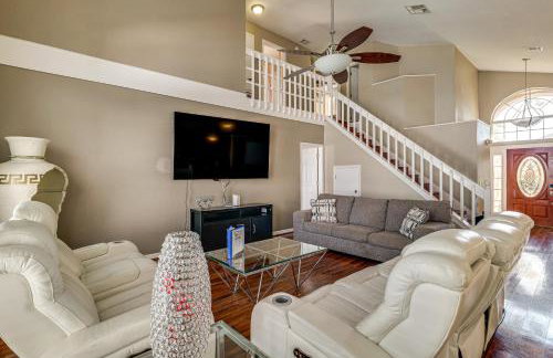 Family Oasis with Game Room and Pool in Davenport! - Foto 1