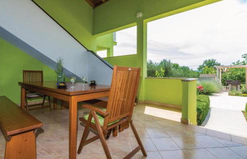Six-Bedroom Holiday Home In Sv Filip I Jakov - Foto 19