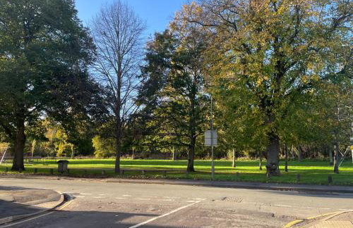 Stylish 1 bedroom flat with free parking - Foto 11