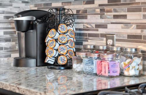 The Aubrey Escape with Fenced Backyard - Foto 18