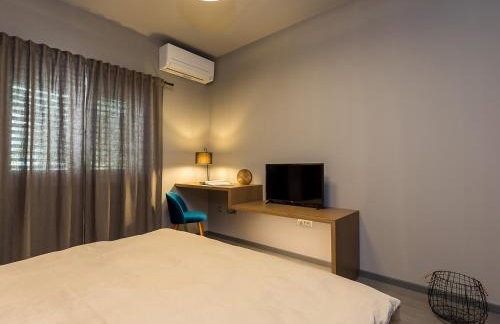 Magnolia - Modern Apartment near City Center and Sea - Photo 36