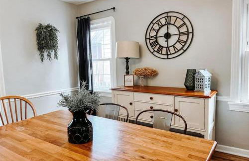 Large 4 Bedroom Home Close to Airport and IX Center - Photo 49