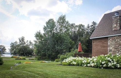 Gingerbread House on Mooselookmeguntic Lake - Photo 28