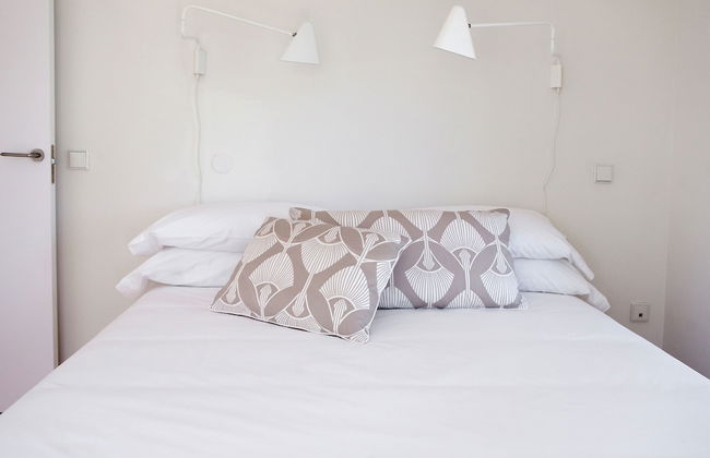 60 Balconies Art - Photo 5