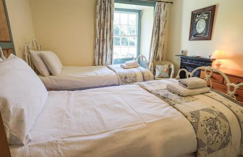 Ellis Howe - Photo 20