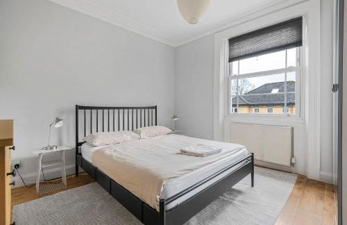 3BR flat, Free parking,Sleeps 6, 4 stops to Central London - Photo 5