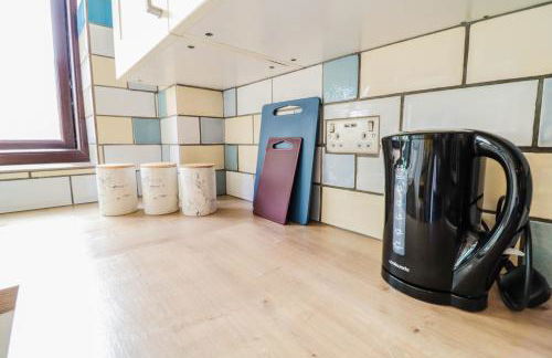 Spacious 1 bed flat-FREE Parking - Foto 6