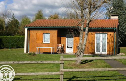 Chalet avec Cheminée et Animaux Acceptés à Usson-en-Forez - FR-1-496-162 - Foto 1