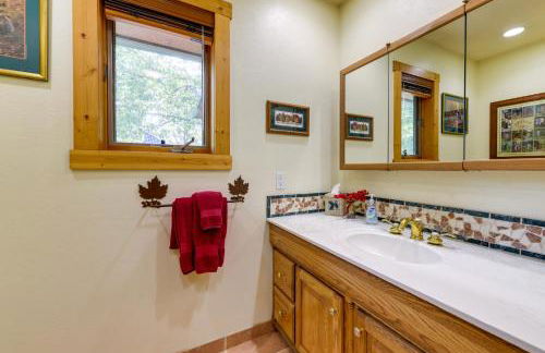 Almond Vacation Rental with Mountain Views! - Foto 21