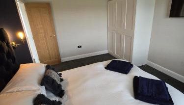 Perfect Getaway 2 - Photo 4, towels, wardrobe