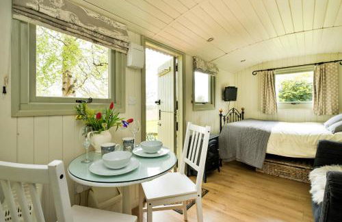 Finest Retreats - Hay and Hedgerow Glamping - Foto 10