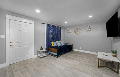 Chic Stay with Free Parking and Fast WiFi - Foto 15