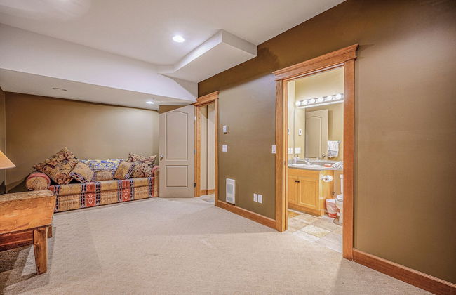 Treetop Getaway Ski In and Out Sleeps 10 - Foto 16