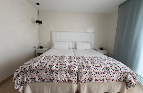 Apartamento con terraza y jardín - Foto 6