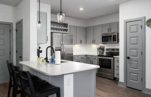 Birmingham Luxury Apt, near everything - Photo 16