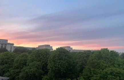 View on Eiffel Tower Seine and Main Monuments - Photo 19