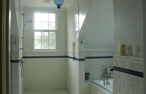 Secluded Cottage Rental with a Heated Pool in Red Hook for Family Getaways in New York State - Photo 12