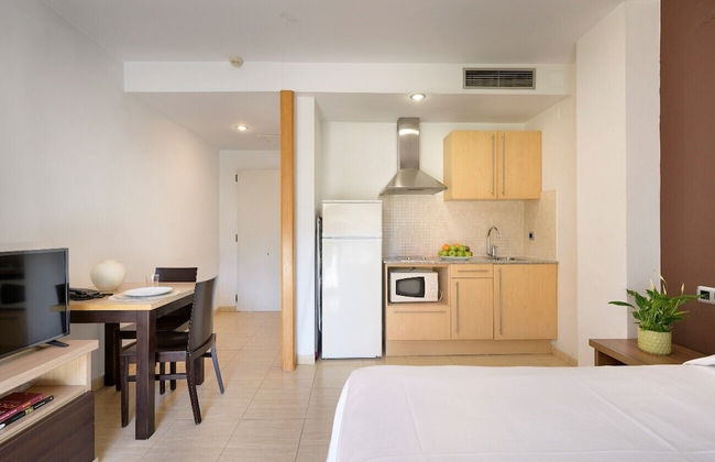 SG Marina 54 Apartments - Photo 6