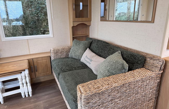 Captivating 2-bed Static Caravan in Holyhead - Photo 15