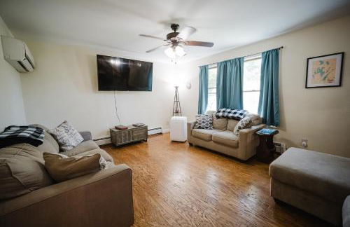 Spacious Country Home, Hot Tub, Fire Pit, Deck - Foto 3