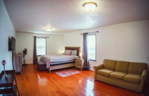 Resting Point - Hot Tub, Firepit, Spacious 4-BR Home - Foto 10