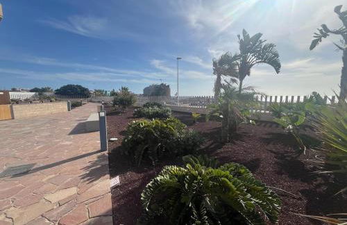 Stunning Chic Penthouse retreat in front of the beach - Foto 6